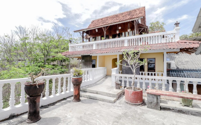 Adinda Beach Hotel and Villa by ZUZU