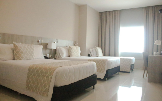 Hotel Dorado Plaza Alto Prado