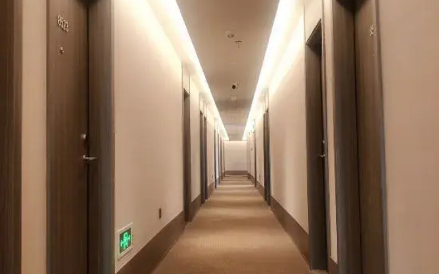 HanTing Hotel (Tianjin Jinnan Development Zone National Exhibition Center)