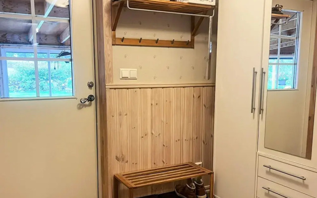 Charming Cottage by Sjunnaryd Lake