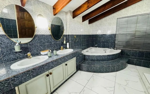 Villa Picasso - 2 Bed Villa