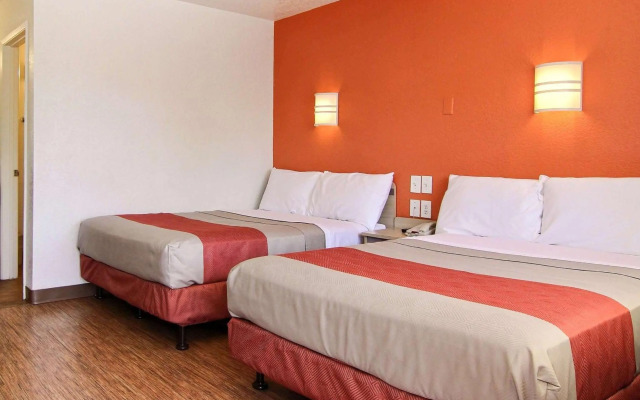 Motel 6 Owensboro, KY