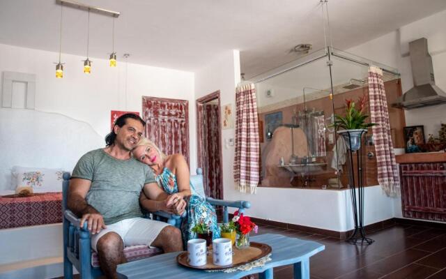 ELAIOLITHOS - Luxury Villa Suites - Adults Only