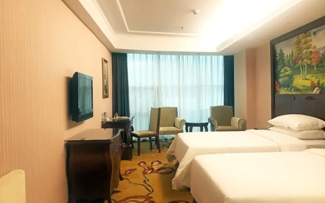 Vienna International Hotel Shenzhen Fucheng Guanyue