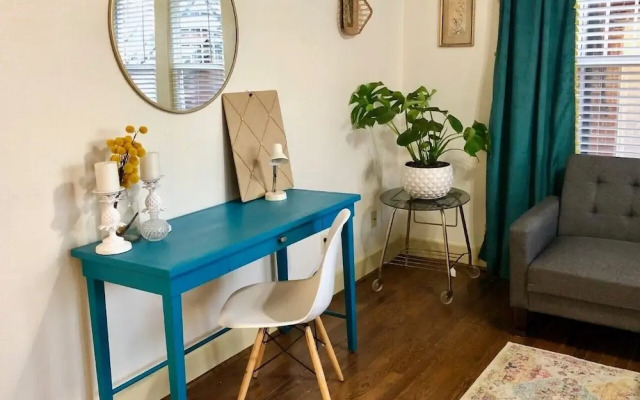 Evie's apartment