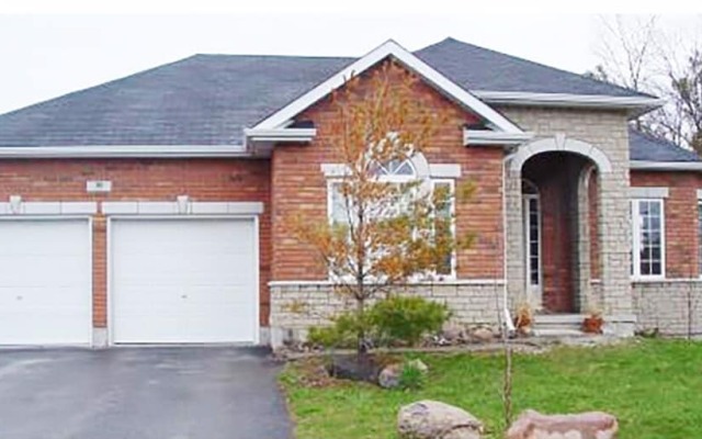 Vacation home beside the trails and Park