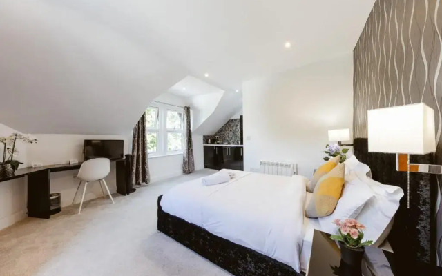 Modern City Centre Studio flat!