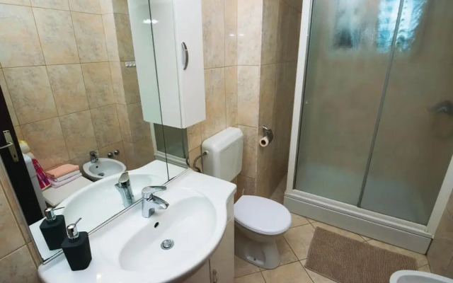 Nice Home in Kozino With 6 Bedrooms and Wifi