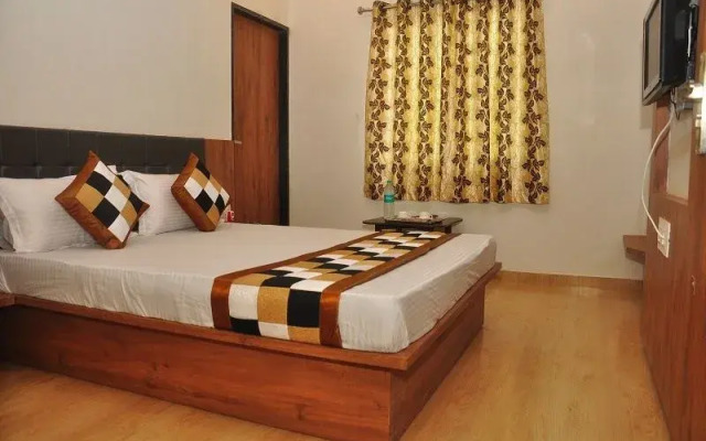 Oyo 38762 Hotel Lucky Inn