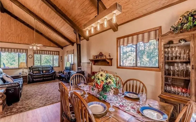 Mockingbird Cabin, 3 Bedrooms, Sleeps 8