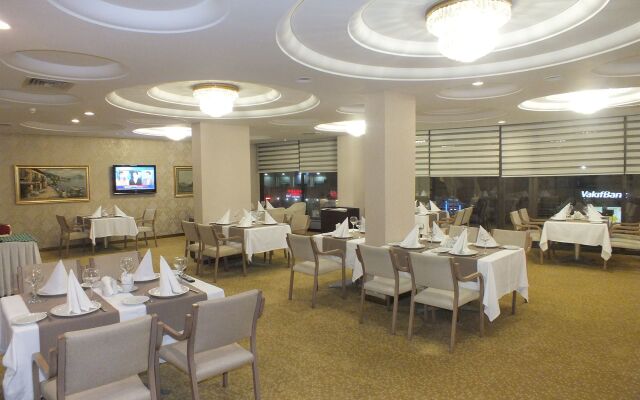 Park Royal Hotel