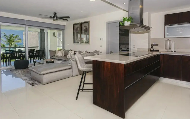 Casa Lanai 4 Bedroom Condo by RedAwning