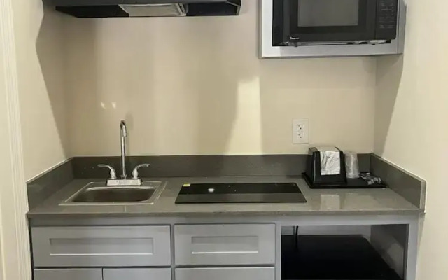 Elite Inn & Suites