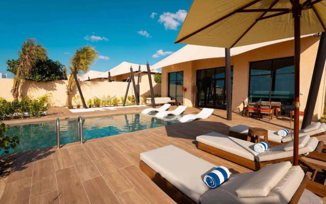 Bab Al Nojoum Hudayriyat Villas