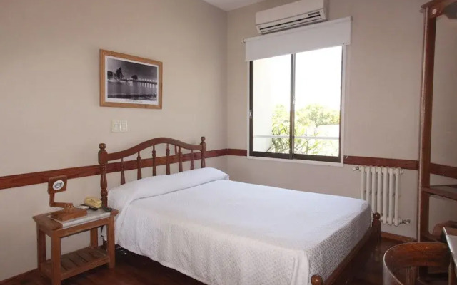 Hotel Vicente Lopez
