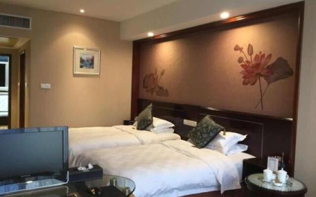 GreenTree Inn Express Zhangjiagang Hexing Town Shazhou Professional Institue of Technology