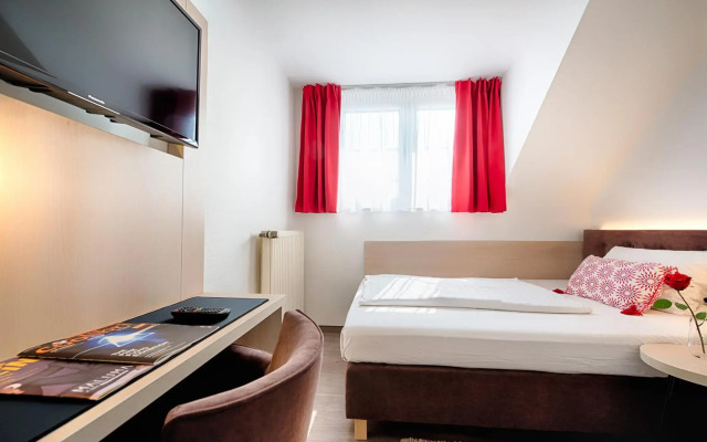 Home Hotel