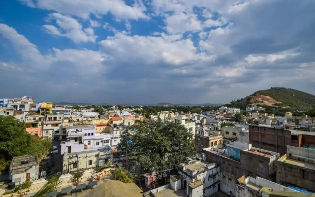 Hotel Raj Palace By Howard