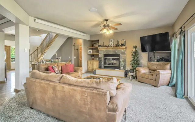 4BD Quiet Ranch Setting Historical Canyon Views