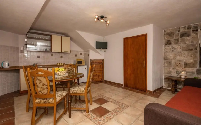 Awesome Home in Baska Voda With Wifi and 2 Bedrooms