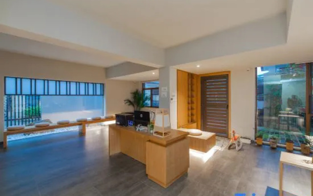 Shanzhige Light Luxury Holiday Hotel (Yangshuo West Street)