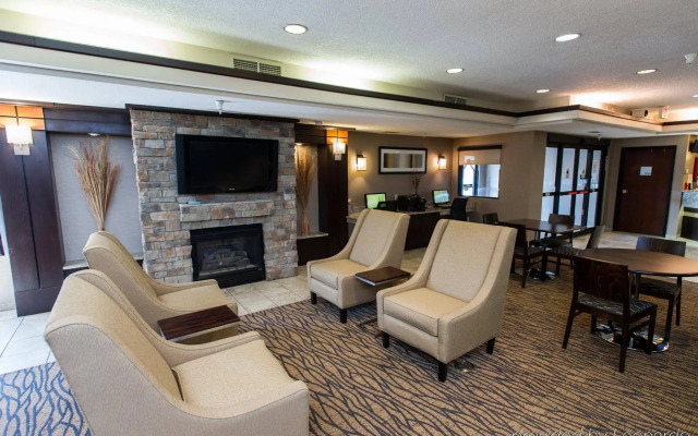 Holiday Inn Express & Suites Topeka West I-70 Wanamaker by IHG