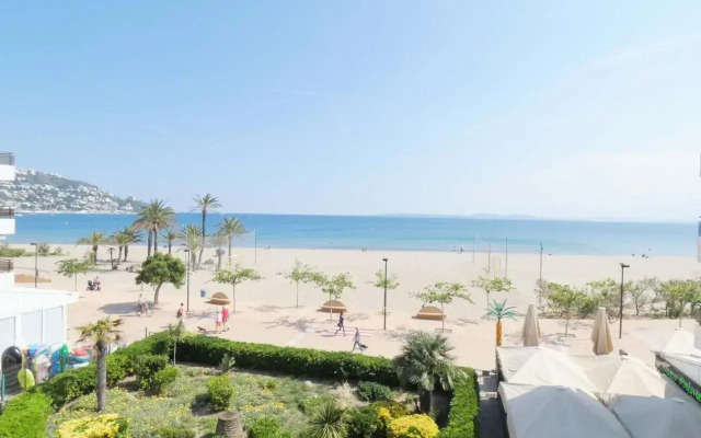 Passeig Maritim,33