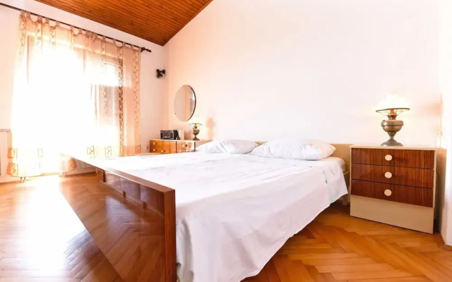 Apartment 1560