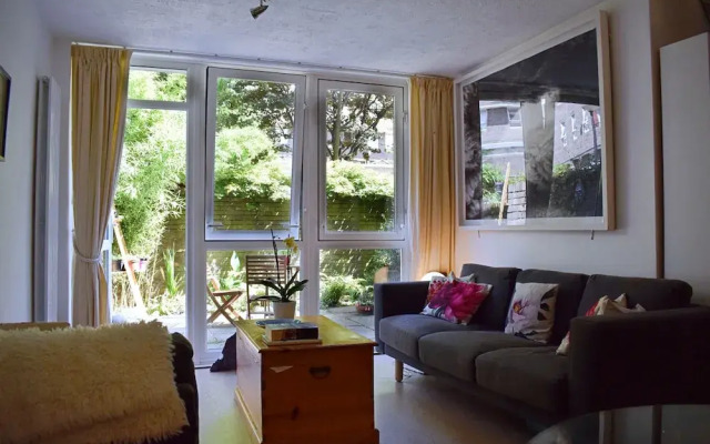 2 Bedroom Home in Angel
