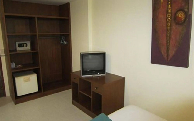 18 Coins Budget Hotel