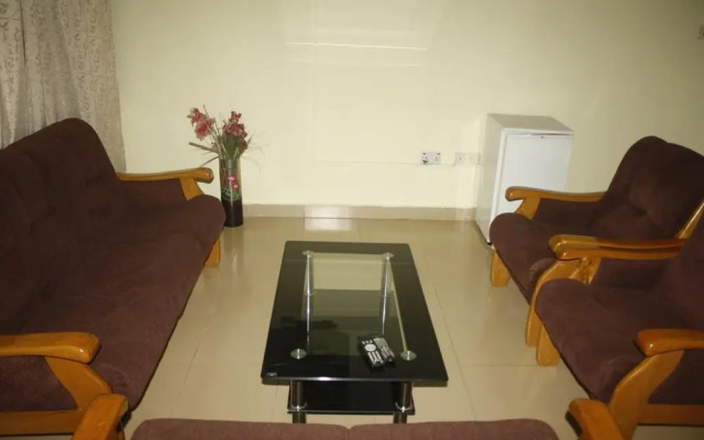 Dokua Royal Hotel