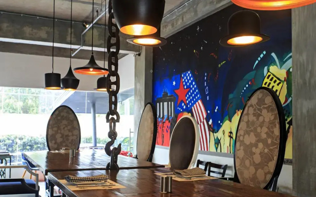 The Henry Hotel Cebu - Multi-use Hotel