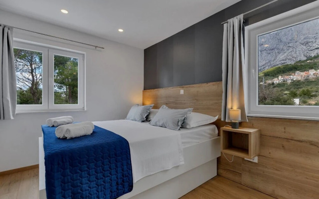 Lara - With Terrace - A2