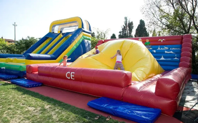 Happy Camp Mobile Homes in Camping Cisano San Vito