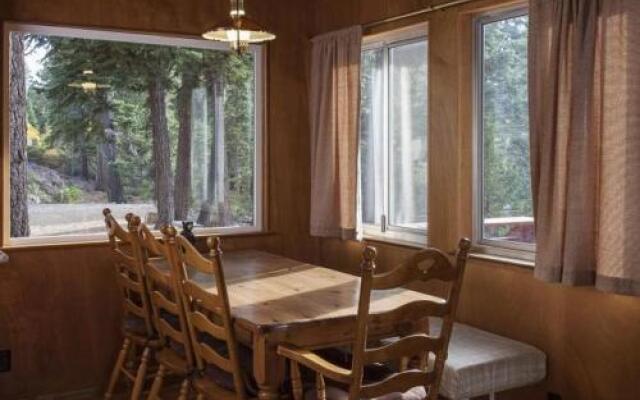Pfeiffer Dog Friendly Cabin