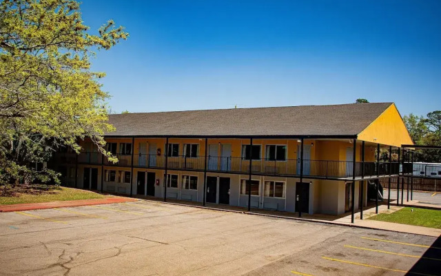 Biloxi Beach Hotel