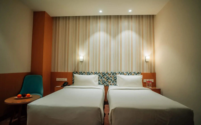 Ramada Encore By Wyndham Lucknow Airport - Hotel in Λάκναου - Photo 4