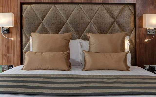 Donnington Manor Hotel