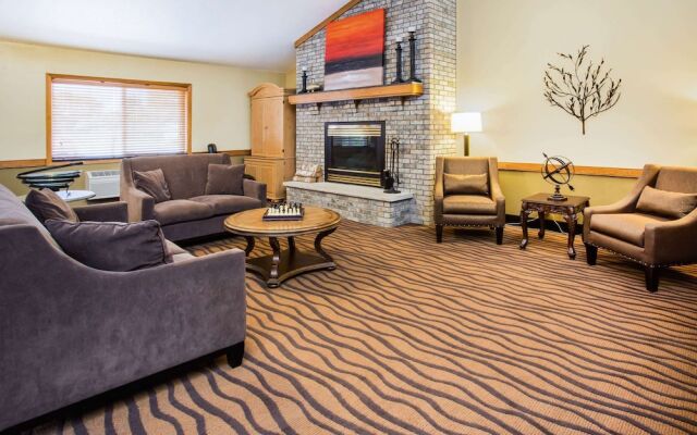 Americinn - Menomonie