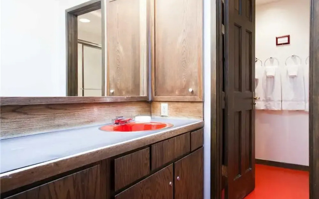 Black Bear Lodge - 5 Bedrooms Home