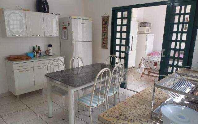 Linda casa c/churrasqueira na praia PerequêAçu 057