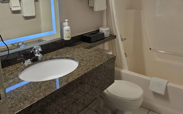 Super 8 by Wyndham Swift Current