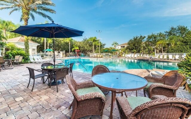 8147 fan Palm way