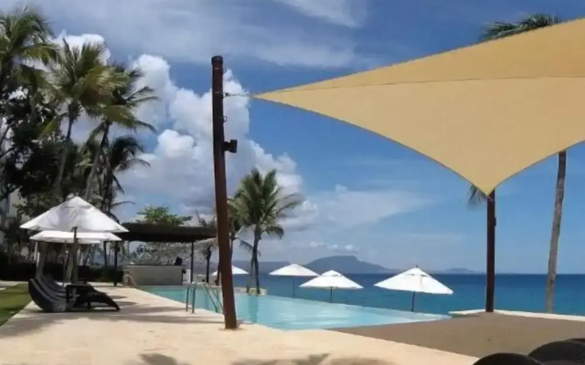 Beachfront Condo Airport transport incl