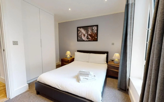Comfy Two Bedroom One Bath Apartment in Limehouse