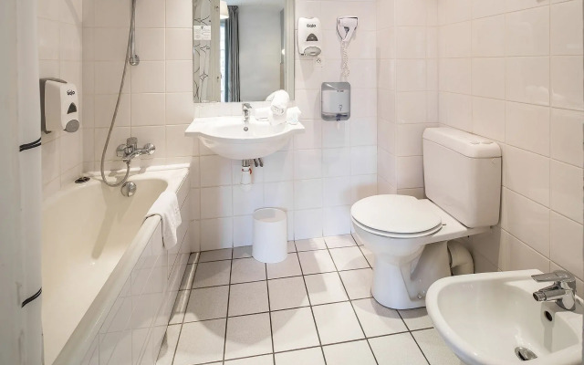 Hotel Notre- Dame de France
