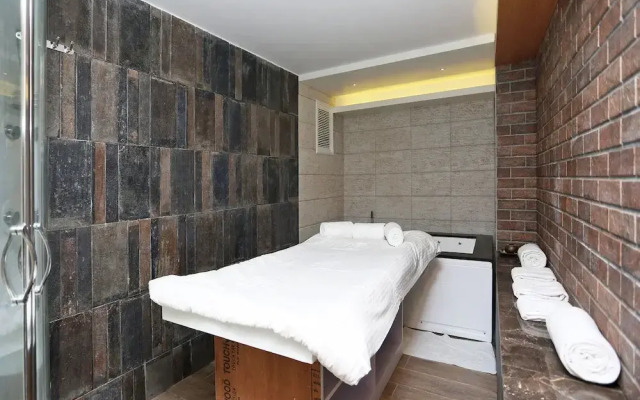 Oyo 3911 Milestone Inn And Spa