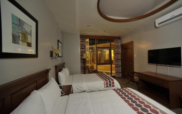 Paragon Hotel and Suites