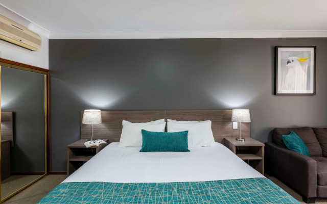 Best Western Plus Ambassador Orange