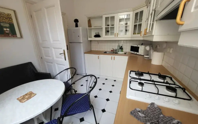 Elena Suite